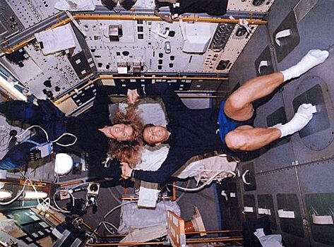 Как космонавты справляются с либидо в невесомости