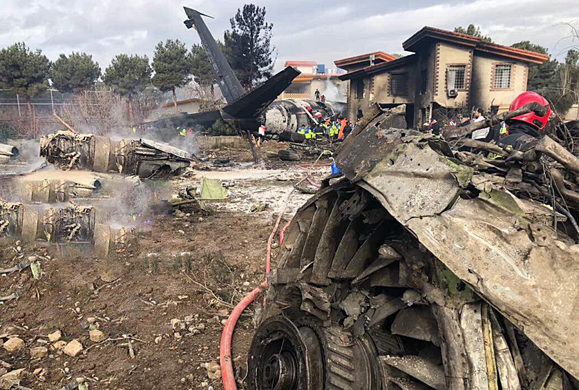 "Грузовой самолёт, перевозивший мясо и летевший из Бишкека, во время экстренной посадки в аэропорту Альборз, выехал за пределы посадочной полосы, а после того, как врезался в ограничительную стену полосы, загорелся", — говорится в заявлении иранской армии
