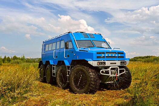 В Нижегородской области представили вездеход-амфибию «Звезда Т24»