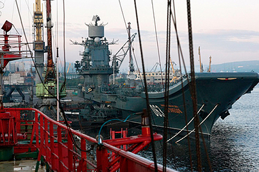 «Адмирал Кузнецов» получил пятиметровую пробоину