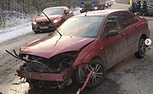 В Татарстане лоб в лоб столкнулись две легковушки, третий автомобиль улетел в кювет