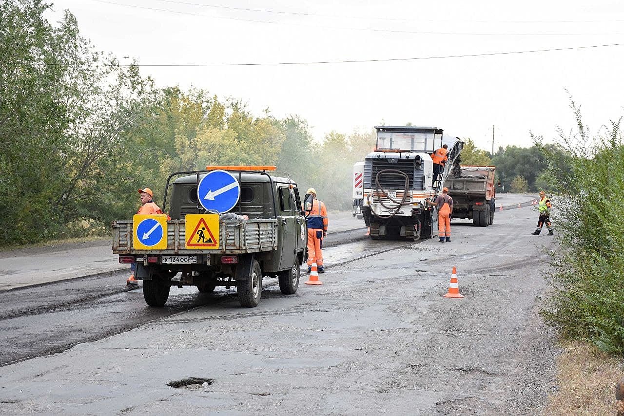 Дорожники приступили к ремонту улиц Автодромной и Ростошинской в Оренбурге