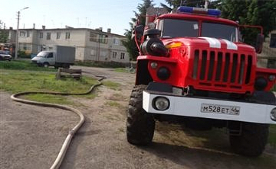 В Курске загорелось здание на улице Соловьиная