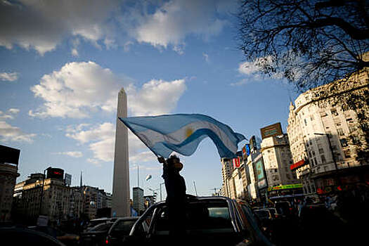 Инфляция в Аргентине ускорилась до 211% в декабре с 95% годом ранее