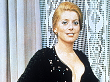 Романы на съемках, гибель сестры и отказ от брака: все о личной жизни утонченной француженки Катрин Денев