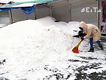 Владивосток до сих пор не очистили от наледи после прошлогоднего циклона