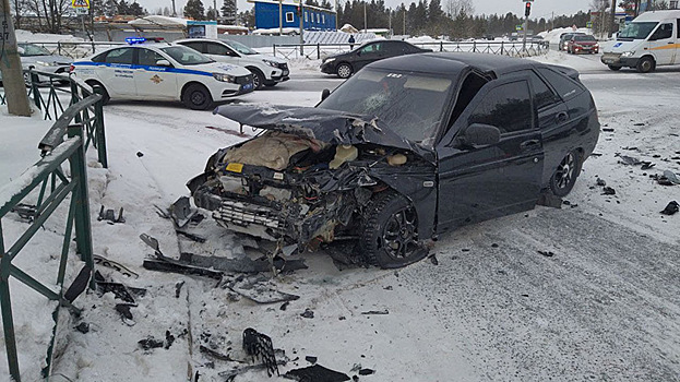 «Предварительно, трое пострадавших»: в Ноябрьске случилось второе за утро ДТП. ВИДЕО