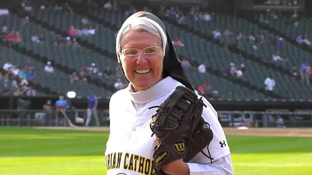 Монахиня из Чикаго покорила любителей бейсбола профессиональным броском
