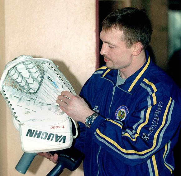 Чемпион России 2004 года и обладатель Кубка европейских чемпионов 2005 года. Победитель Евротура 2005 года.