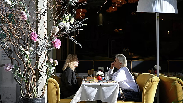 Кафе с консуматоршами накрыли в Москве