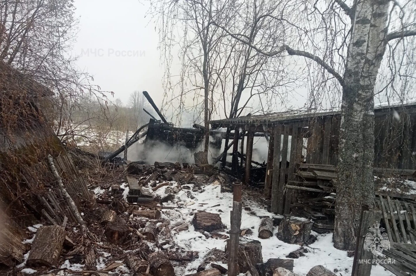 Мужчина погиб страшной смертью в огне в Костромской области
