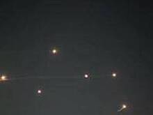 Мощный ракетный удар Ирана по штаб-квартире Пятого флота США сняли на видео