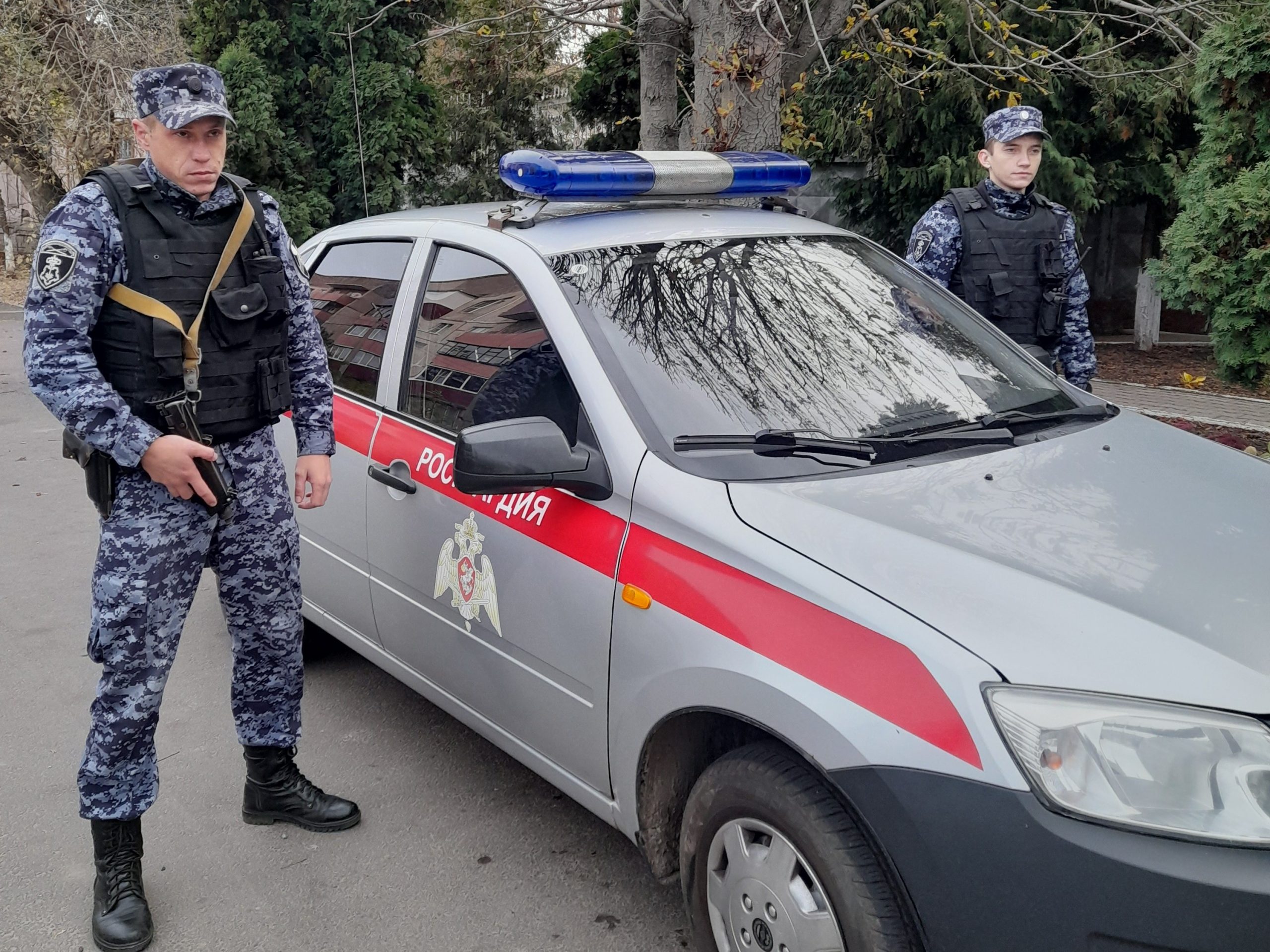 В Курске росгвардейцы задержали дебошира, оскорблявшего медиков скорой помощи