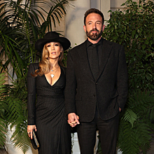 Тандем в деле: Дженнифер Лопес и Бен Аффлек появились в чёрных образах на показе Ralph Lauren в Калифорнии