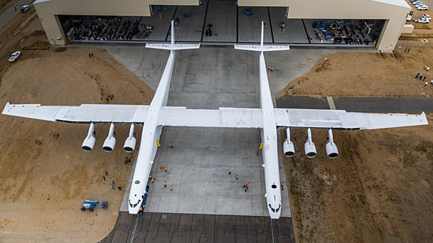Самый большой в мире самолет успешно провел последние летные испытания