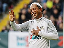 Роналдиньо дал магии в благотворительном матче. Здесь чудес больше, чем в «Фантастических тварях»