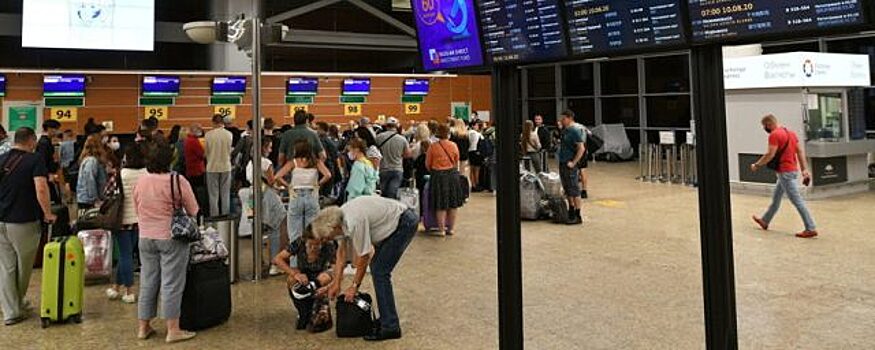 В России осложнили правила въезда прибывающим из Турции и Танзании