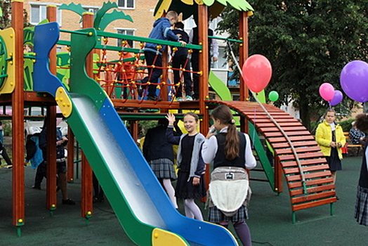Две детские игровые площадки торжественно открыли в Павловском Посаде
