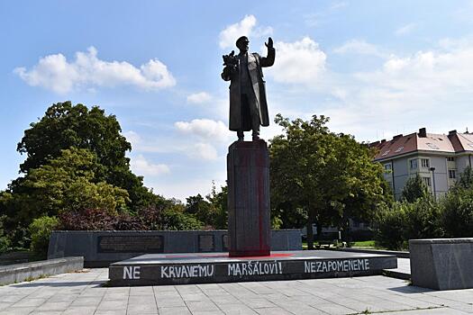 Президент Чехии считает позором перенос памятника маршалу Коневу