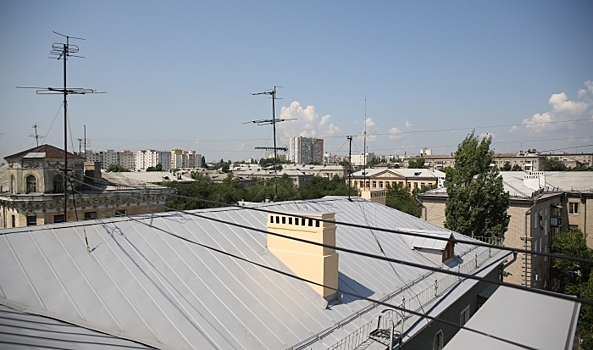 В Волгограде после вмешательства прокуратуры возобновили ремонт крыши дома