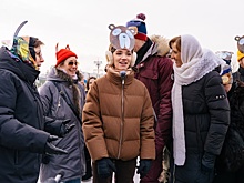 Константин Хабенский, Евгения Медведева и Ольга Сутулова провели благотворительный день на катке