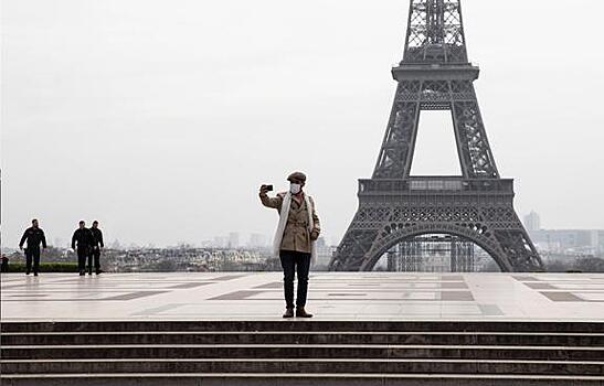 Париж открывает Эйфелевую башню