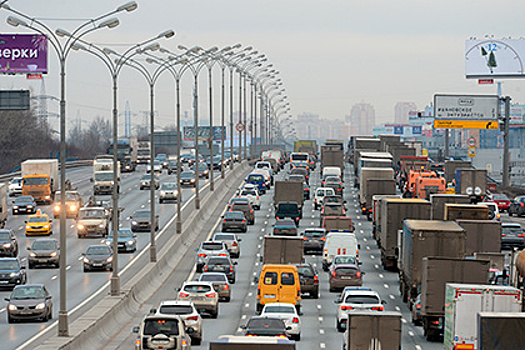 Открытое правительство предложило запретить водителям дрифт и «игру в шашечки»