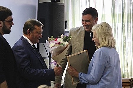 Мэр Иркутска Руслан Болотов поздравил коллектив Ивано-Матренинской больницы со 125-летием