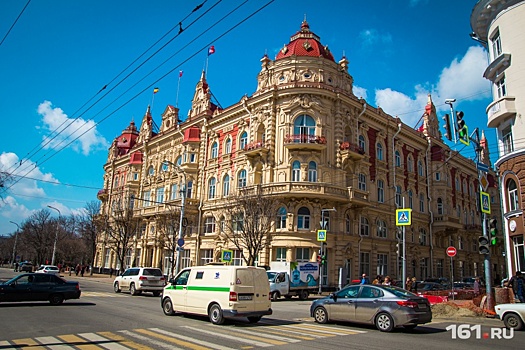 Депутаты ростовской думы владеют парапланами и «москвичами»: слуги народа отчитались о доходах