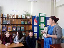 Депутатские школьники читали стихи, рисовали, спорили на тему детского чтения