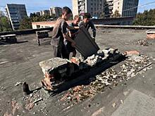 В Железногорске начался капитальный ремонт кровли домов на улице Курской