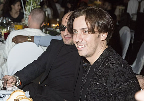 Максим Галкин* прилюдно унизил Аллу Пугачеву в Юрмале из-за зонта