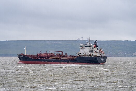 Адмирал рассказал о последствиях для Украины из-за ударов по танкерам в Черном море