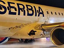Лайнер Air Serbia при взлете пробил фюзеляж и повредил крыло