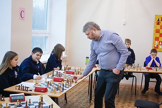 Чемпион Москвы по шахматам из школы Ботвинника вновь стал лидером