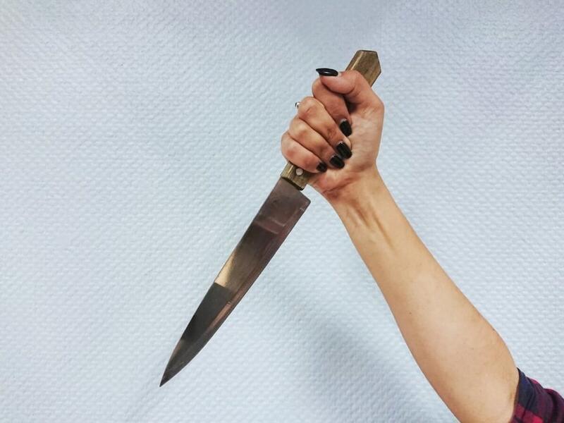 Жительница Забайкалья ударила своего 13-летнего сына ножом в спину