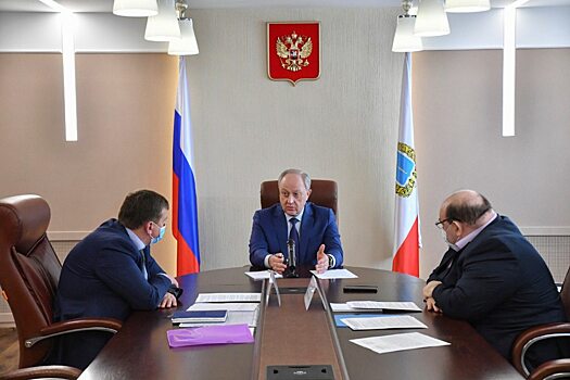 Валерий Радаев провел совещание по строительству объектов здравоохранения в Саратовской области