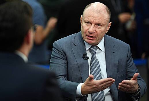 Президент «Норникеля» сравнил дешевые кредиты со змеей