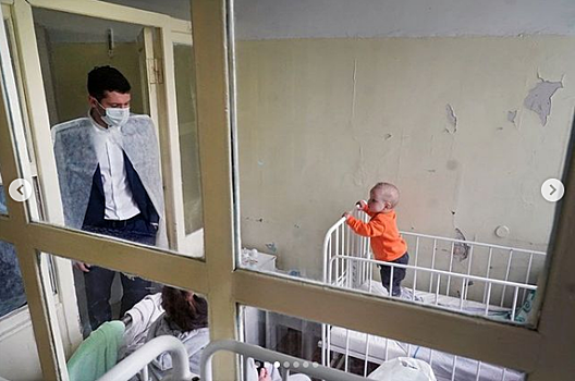 Алиханов внепланово проверил больницу в Черняховске после жалоб горожан