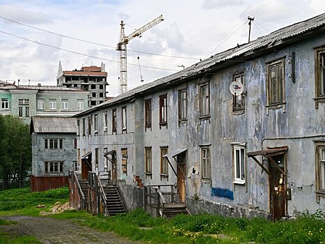 "Известия": переселять людей из аварийных домов собираются по новым правилам