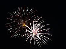 Грандиозный салют и гигантская Z на фасаде «Нептуна» покорили сердца миасцев