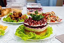 Диетолог Заикина назвала безопасный срок хранения новогодних салатов