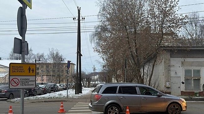 В Кирове водитель Opel сбил двух девочек-подростков