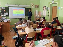 На юго-западе столицы автоинспекторы провели для школьников урок по безопасности на СИМ