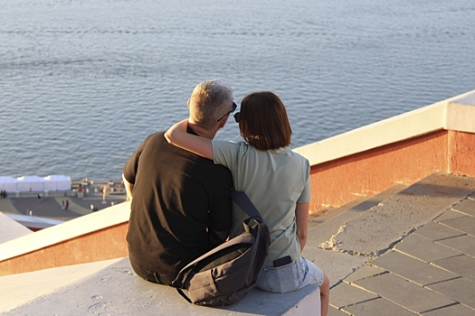 Новосибирский психолог объяснила, почему мужчины все чаще выбирают женщин постарше