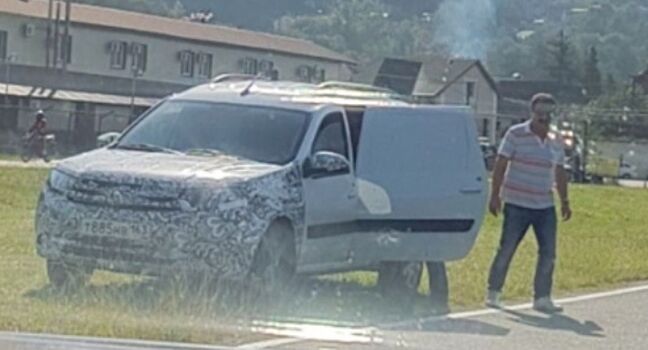 В Сочи заметили обновленную Lada Largus FL