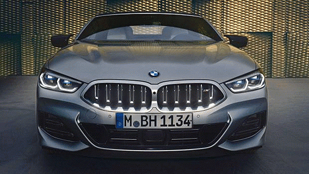 BMW 8-серии получила новые «ноздри» и ряд других изменений