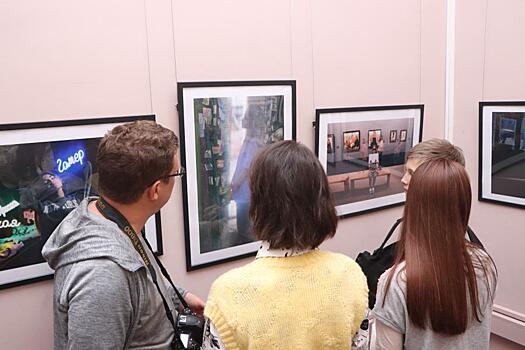 Во Владивостоке открылась фотовыставка «Арт-пространство Владивостока. События. Люди»