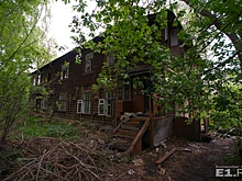 Вместо деревянного городка — пустырь: на Декабристов снесли квартал, где жила Майя Плисецкая
