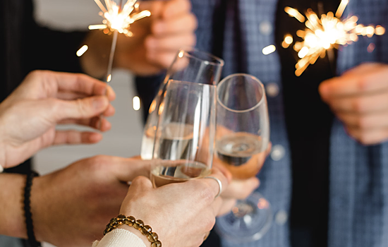 Как не переесть в новогоднюю ночь, рассказала нутрициолог